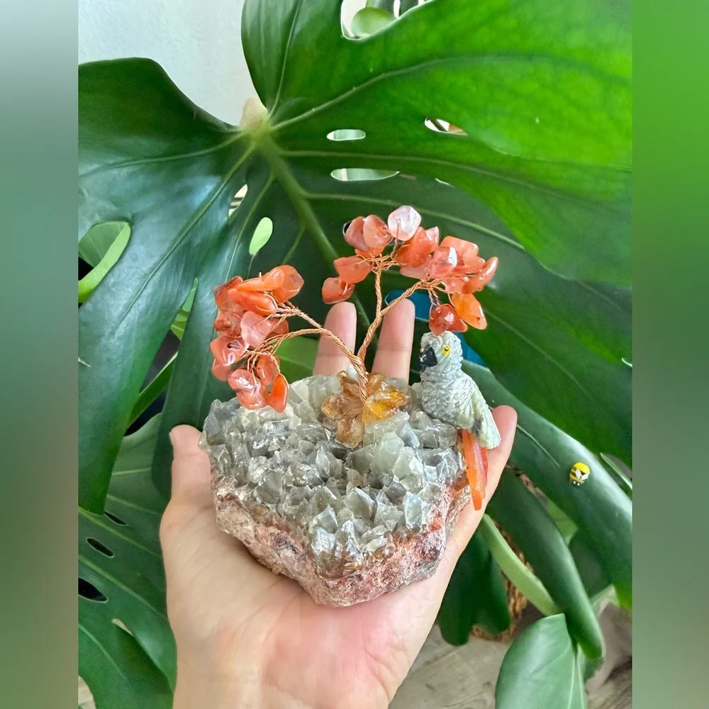 Parrot carving on calcite